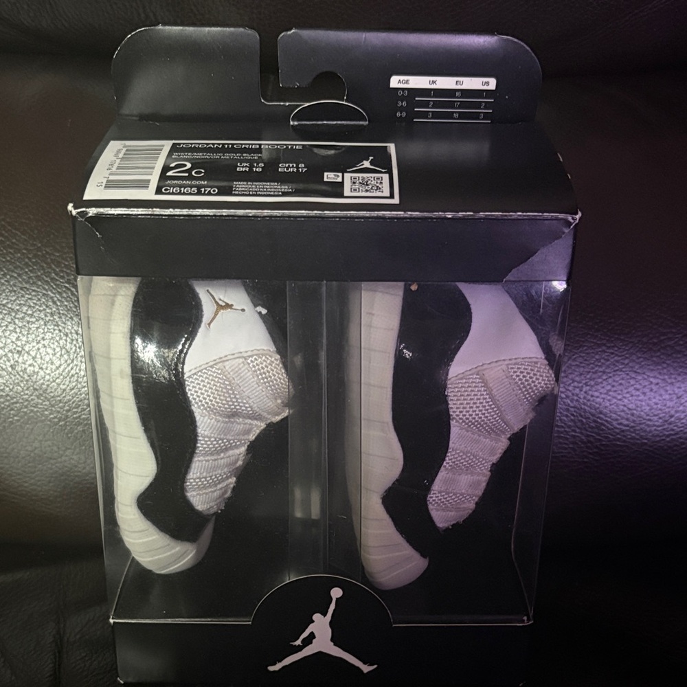 Jordan Baby Booties Black and White